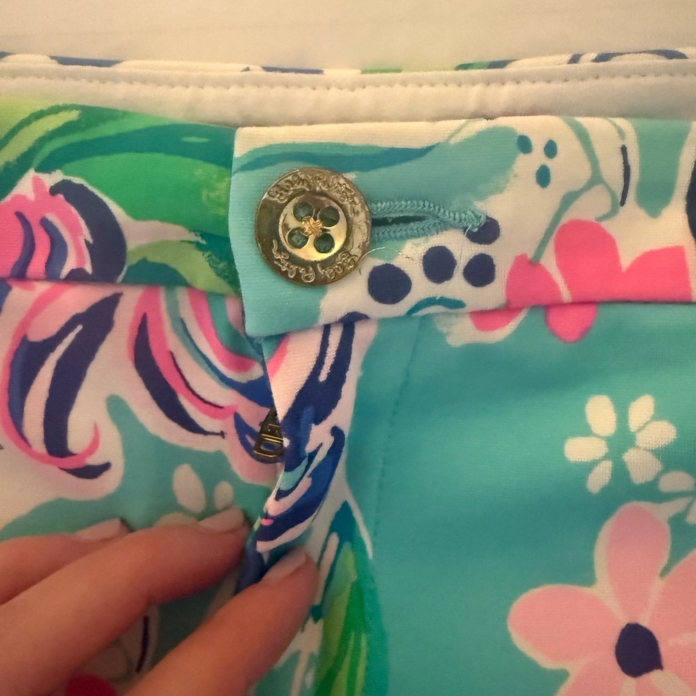 Lilly Pulitzer Blue and Pink Floral Women's Shorts - Picture 4 of 8